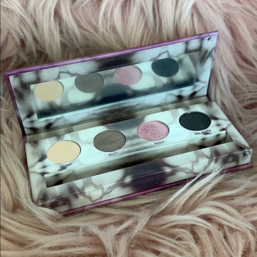 SOLD💕Mini Urban Decay 4 Color Palette